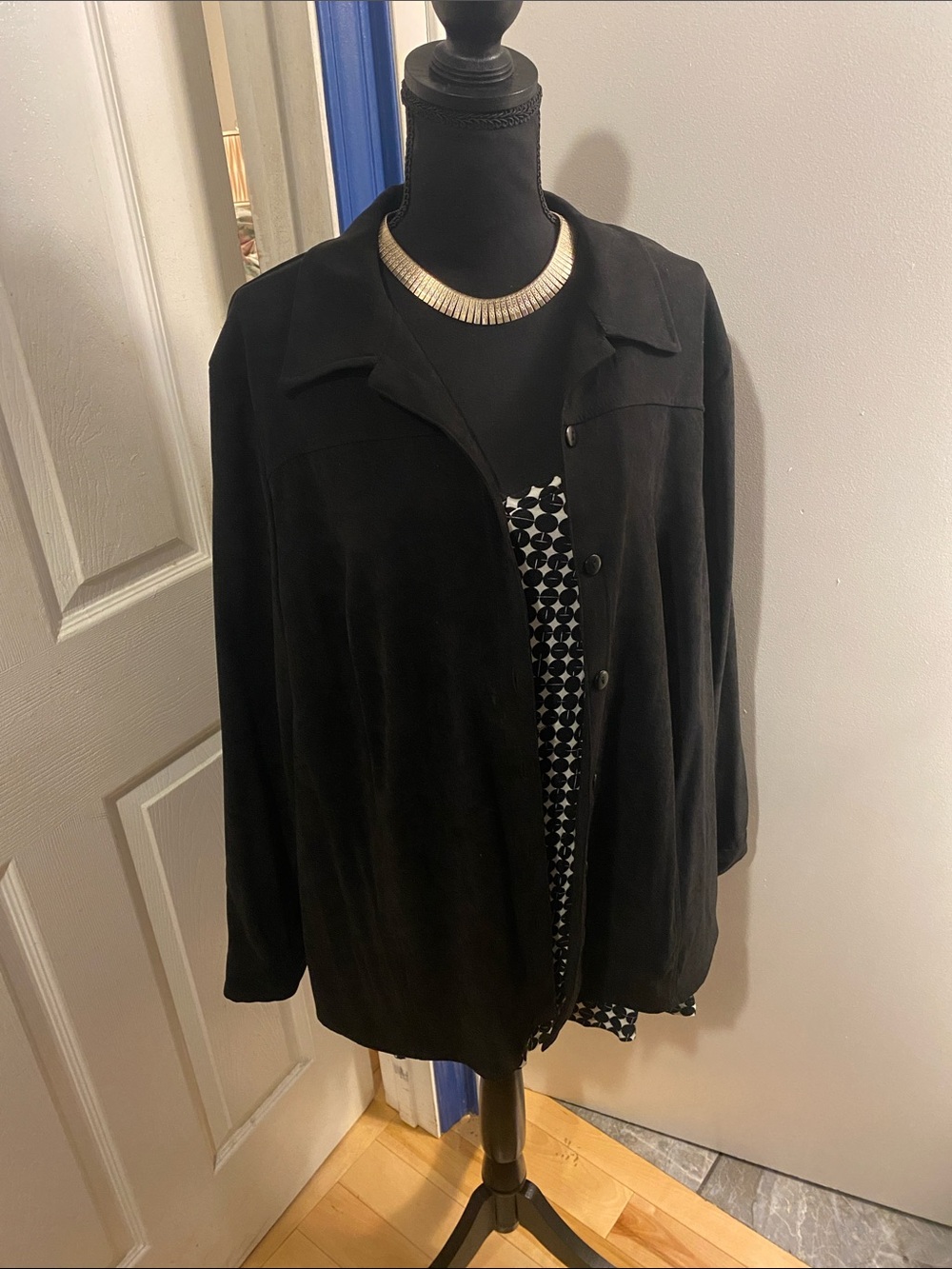 Alia Black Button-Front Women's Jacket